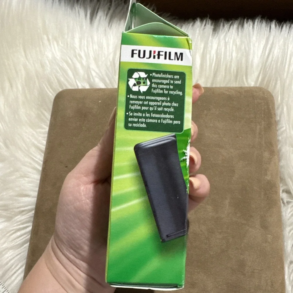 Fujifilm Fuji Quicksnap 400 Single Use Disposable 35mm Camera Flash Exp 03/2015